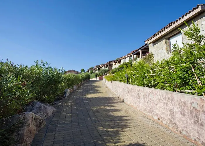 Isa-villas In Porto Corallo Just 400 Meters From The Sea 维拉普特祖